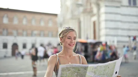 Mai puţini turişti americani vin în Europa. Creşte numărul vizitatorilor din China şi India