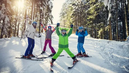 Vacanța de februarie 2026 începe la date diferite în funcție de județ