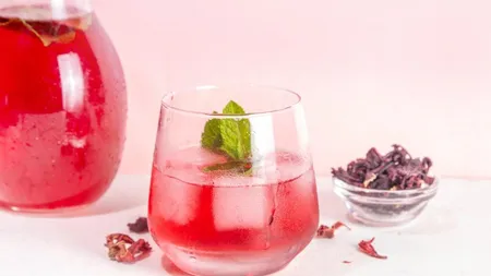 Ceaiurile și rolul lor în hidratarea zilnică