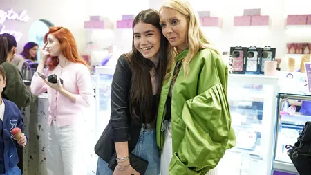 Fiica lui Victor Ponta a ajuns în România, cu un zbor de linie. Reacţia MAE: Nu fusese pe lista zborului de evacuare prin mecanismul european