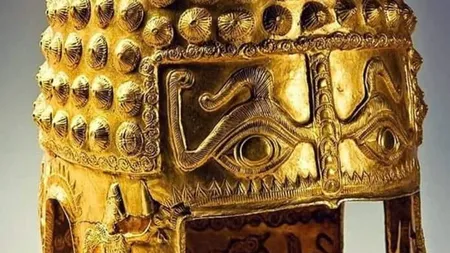 Coiful de aur de la Coțofenești și două brățări dacice, furate în urmă cu peste un an, din Muzeul Drents, au fost recuperate