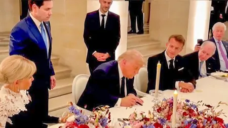 Donald Trump a semnat memorandumul cu Iranul în timp ce lua masa la Versailles