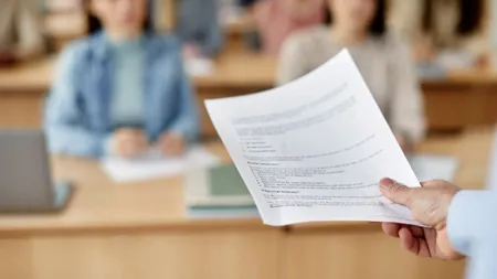 Concurență acerbă la titularizare 2026. Peste 37.000 de profesori au susținut examenul pentru un număr limitat de posturi permanente