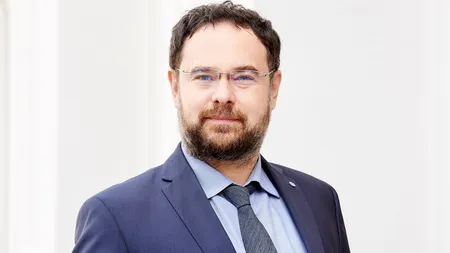 Adrian Codirlașu, CFA România: „Țara noastră nu va intra în zona euro mai devreme de 10 ani”