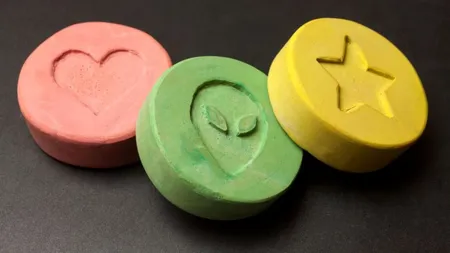 Noua Zeelandă aprobă MDMA pentru tratarea stresului post-traumatic. Terapia va fi strict supravegheată medical