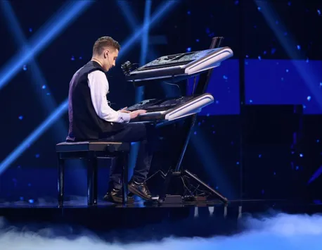 Emanuel Ion, muzicianul orb, a ieșit pe locul 2, în finala sezonului 12 de la Românii au Talent. FOTO