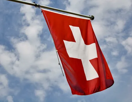 Elveţia este pe cale să facă un pas istoric. Ar putea să renunţe neutralitate şi să înceapă procesul de aderare la NATO