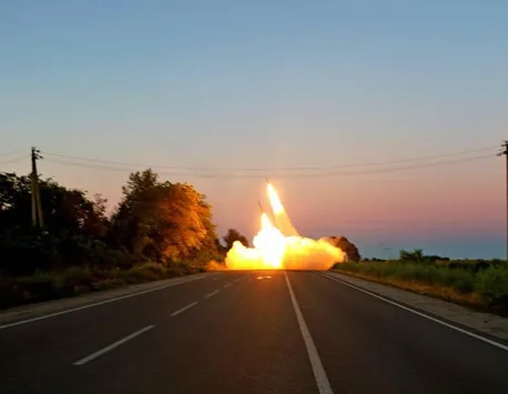VIDEO Ucraina bombardează Rusia cu rachetele HIMARS primite de la americani. Pierderi masive pentru Putin
