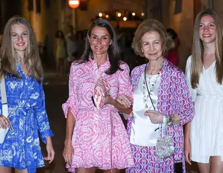 Regina Letizia a Spaniei a făcut furori într-o rochie Zara. Ce costă ţinuta soției regelui Felipe