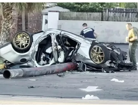 Accident cumplit după ce trei adolescenţi au furat un Maserati. Un băiat de 15 ani a murit pe loc, iar ceilalţi doi sunt în stare gravă