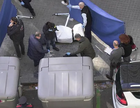 Crima care a șocat Spania! Un român a găsit o valiză în care se afla un corp fără cap la Barcelona