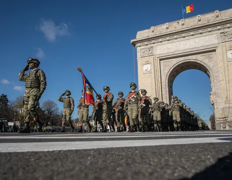 Parada militară de Ziua Naţională a României. Peste 1.500 de militari români şi circa 150 de militari străini vor defila pe sub Arcul de Triumf | LIVETEXT