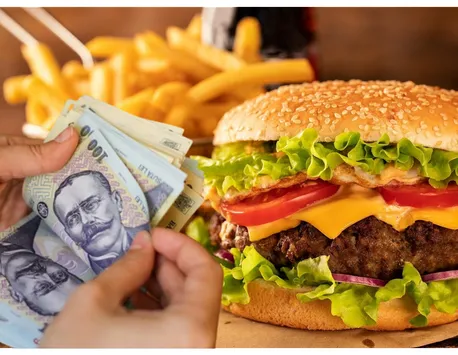 Restaurantele din Cluj s-au luat la întrecere cu cele din Mamaia. Câți bani a scos din buzunar un turist pentru un burger: ”Cică Mamaia e scumpă!”