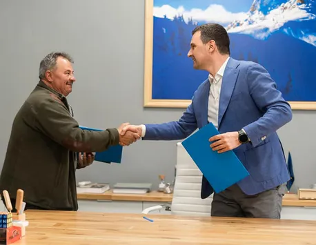 Noi bani GRATIS de la Guvern, s-a semnat contractul. Se dau aproape 500 de euro pentru fiecare hectar
