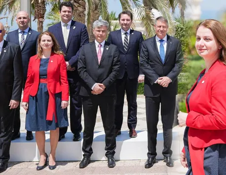 Ministrul Educației, Ligia Deca, s-a infectat cu COVID-19, după ce a făcut parte din delegația lui Klaus Iohannis în Emiratele Arabe