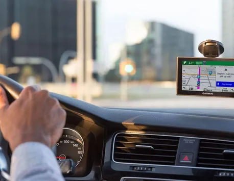 Mașinile instituțiilor publice ar putea fi dotate obligatoriu cu GPS pentru localizare și monitorizare – proiect