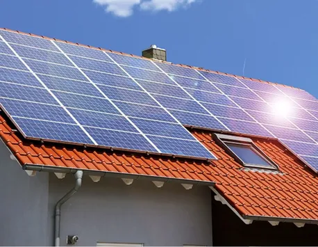 Un român a investit câteva mii de euro în panouri fotovoltaice, iar acum plătește cu 60% mai puțin la facturile la energie: „Este o investiție bună”