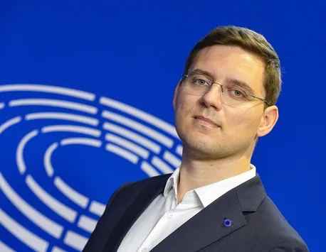 PSD ameninţă cu alegeri anticipate! Victor Negrescu: „PSD nu refuză guvernarea. Lucrurile sunt clare: fie respectăm protocolul, fie singura alternativă este să mergem înapoi la români la alegeri anticipate”