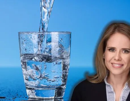 ÎNGRAŞĂ sau nu apa minerală? Nutriționistul Mihaela Bilic a desluşit misterul: „Hidratează la fel, balonează diferit”