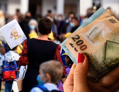 Mai mulţi bani pentru alocaţiile copiilor din România pentru august. Sunt vizaţi peste 3.5 milioane de copii