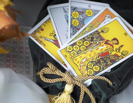 TAROTUL toamnei 2023. Mesajele cărților de tarot pentru toate zodiile