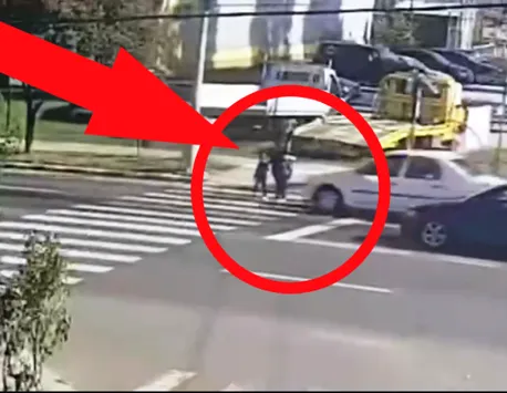 O mamă și copiii ei, măturați de mașina condusă de un șofer în vârstă de 84 de ani