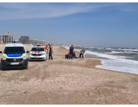 Cadavrul unei tinere de aproximativ 25 de ani a fost gasit pe plaja din Mamaia