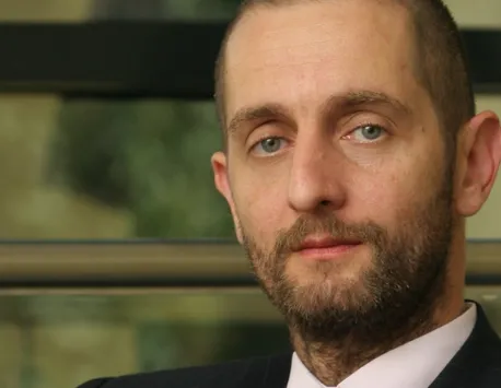 Dragoș Damian, apel către clasa politică. „Aveţi grijă de muncitorii din fabrici, de pe şantiere şi din fermele agricole, care duc greul României”