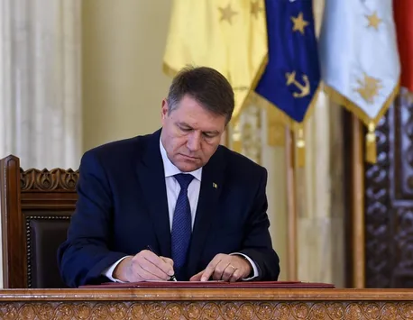 BREAKING NEWS Klaus Iohannis a promulgat noua lege a pensiilor. Principalele prevederi şi cum sunt afectaţi românii