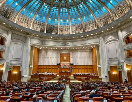 Ce venituri are un parlamentar în România. Alte beneficii de care se bucură deputaţii şi senatorii