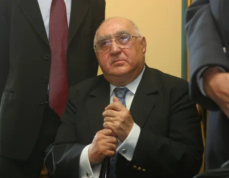 A murit scriitorul Dinu Săraru. Fostul director al TNB avea 92 de ani
