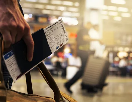 Taxa de 1 euro pentru pasagerii care aterizează pe aeroporturile din România. Ce taxe turistice au alte ţări din 2024