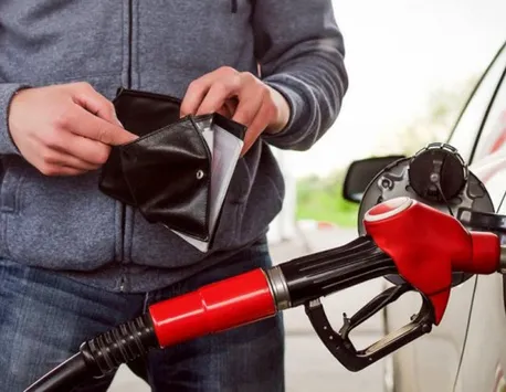 Preţ carburanţi 6 mai 2024. Un plin costă mai mult la revenirea din minivacanţa de Paşte