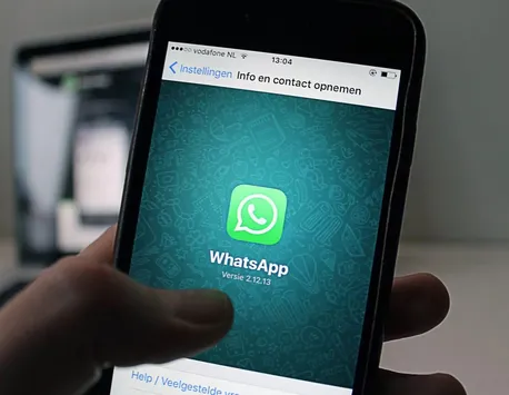 O nouă funcție WhatsApp este folosită de infractorii cibernetici pentru a fura date bancare