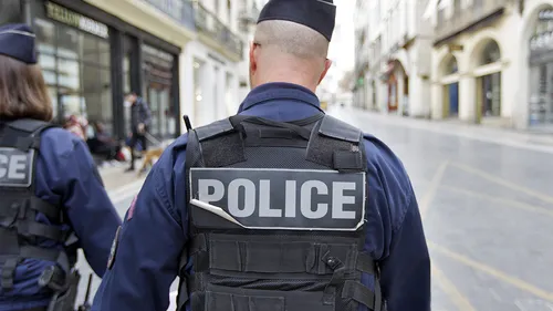 Val de sinucideri în poliţia franceză, şapte cazuri de la începutul anului. Doi ofiţeri şi-au luat viaţa marţi, autorităţile sunt îngrijorate