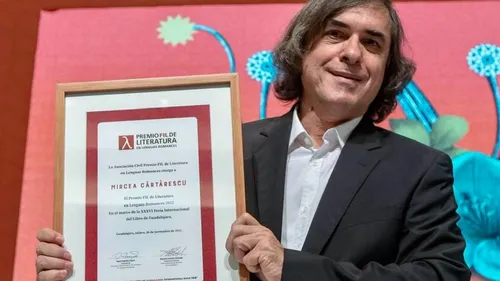 Mircea Cărtărescu s-a îmbogățit peste noapte! Scriitorul a primit 150.000 de dolari la un important târg de carte din Mexic