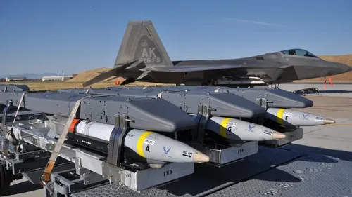SUA trimite în Ucraina rachete pentru HIMARS, produse de Boeing, care pot lovi până la 150 de kilometri