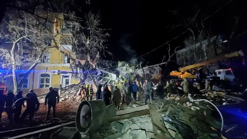 Război în Ucraina. O rachetă rusească a lovit din nou un bloc de locuinţe