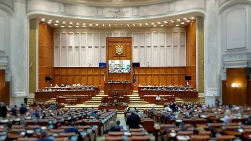 România riscă să piardă bani din PNRR după ce Senatul a amânat dezbaterea pe legea pensiilor speciale