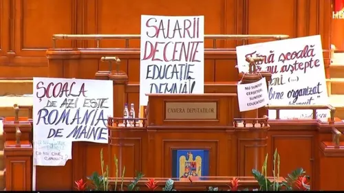Deputații USR, protest cu pancarte în Parlament. Liderul AUR George Simion a dat buzna în biroul lui Ciolacu