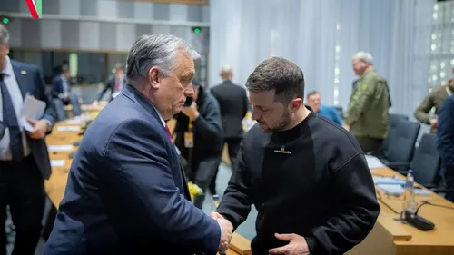 Zelenski, surprins alături de Viktor Orban în Argentina. Ungaria se opune începerii discuţiilor referitoare la aderarea Ucrainei la UE – VIDEO