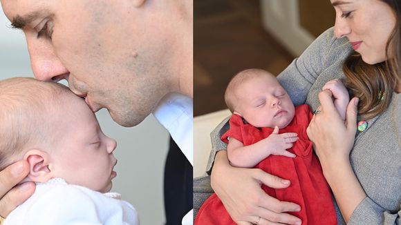 S A Filmat In Ipostaze Sexy Pentru SoÅ£ul Ei Numai CÄ Pozele Au Ajuns La ToatÄ Lista De 2000 De Prieteni Foto Romania Tv Her partner is currently away, working in the uk. romania tv