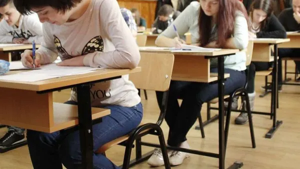 Rezultate Bacalaureat 2026. S-au afișat primele note. 45 de candidați au încheiat probele scrise cu media 10. Candidații pot solicita vizualizarea lucrării înainte de depunerea contestației