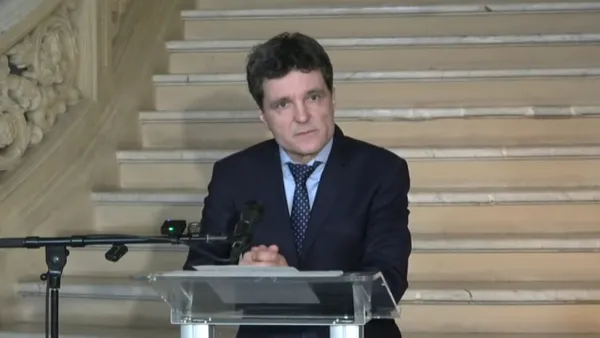Nicușor Dan și-a dat demisia de la Primăria Capitalei. Stelian Bujduveanu îl înlocuiește până la următoarele alegeri