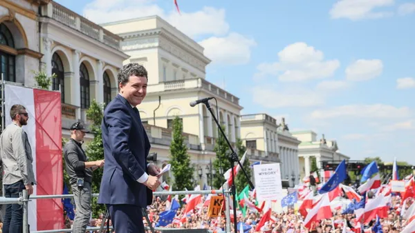 VIDEO Preşedintele ales al României, Nicuşor Dan, a vorbit în poloneză la Varşovia pentru a-l susţine pe candidatul pro-european