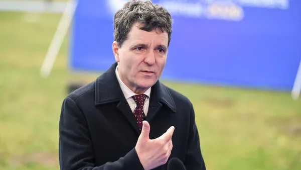 O fostă judecătoare cere în instanță documente care să ateste studiile lui Nicușor Dan. Ce suspiciuni există legat de diplomele președintelui