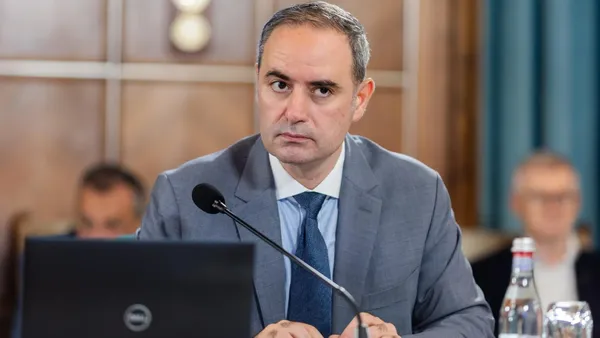 Ministrul Finanţelor: „Nu ne permitem scăderea accizei la combustibil!”. Nazare anunţă suma imensă împrumutată de România chiar înainte de declanşarea războiului din Iran: „Ne asigură jumătate din finanţarea externă pe 2026”