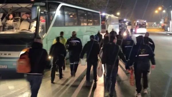 FOTO Bătaie la protestul minerilor. Fanii lui Călin Georgescu, infiltrați să cauzeze haos. Ortacii plâng că nu s-au înțeles cu Bolojan în privința concedierilor de la 1 aprilie 2026