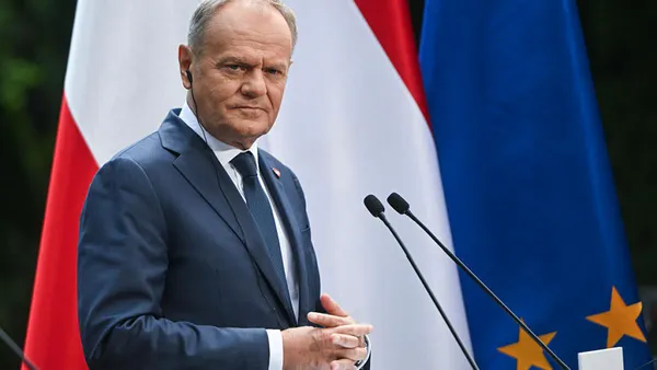 Alertă în Polonia după ce o dronă rusească a lovit locomotiva unui tren. Anunțul de ultimă oră făcut de premierul Donald Tusk