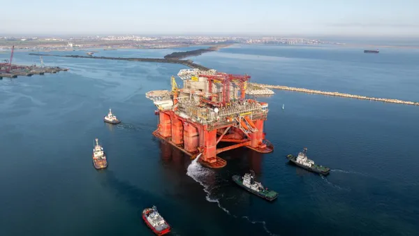 Alertă la Marea Neagră. O navă ar fi fost lovită de o dronă în apropierea Neptun Deep